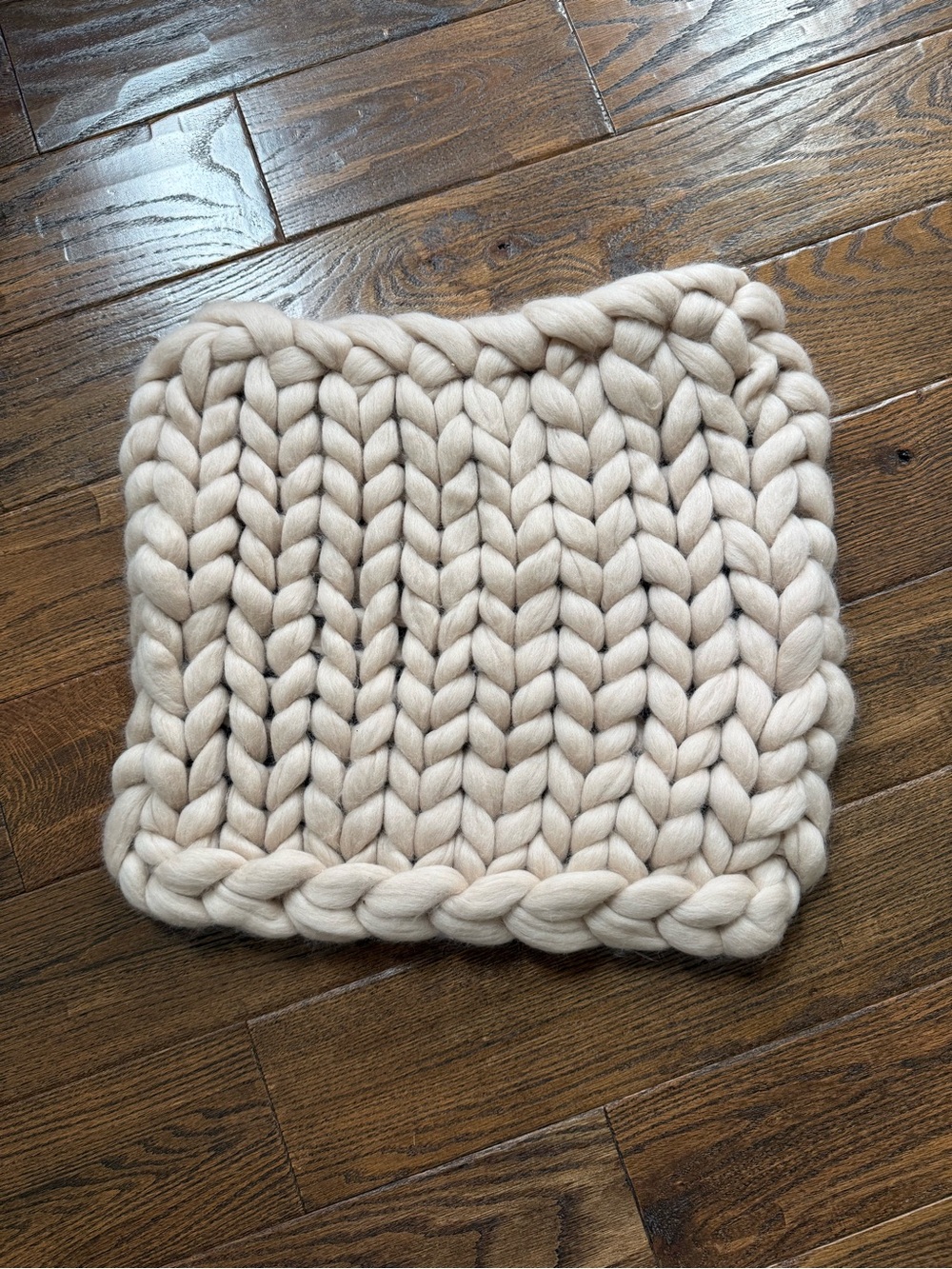 Chunky knit blanket prop